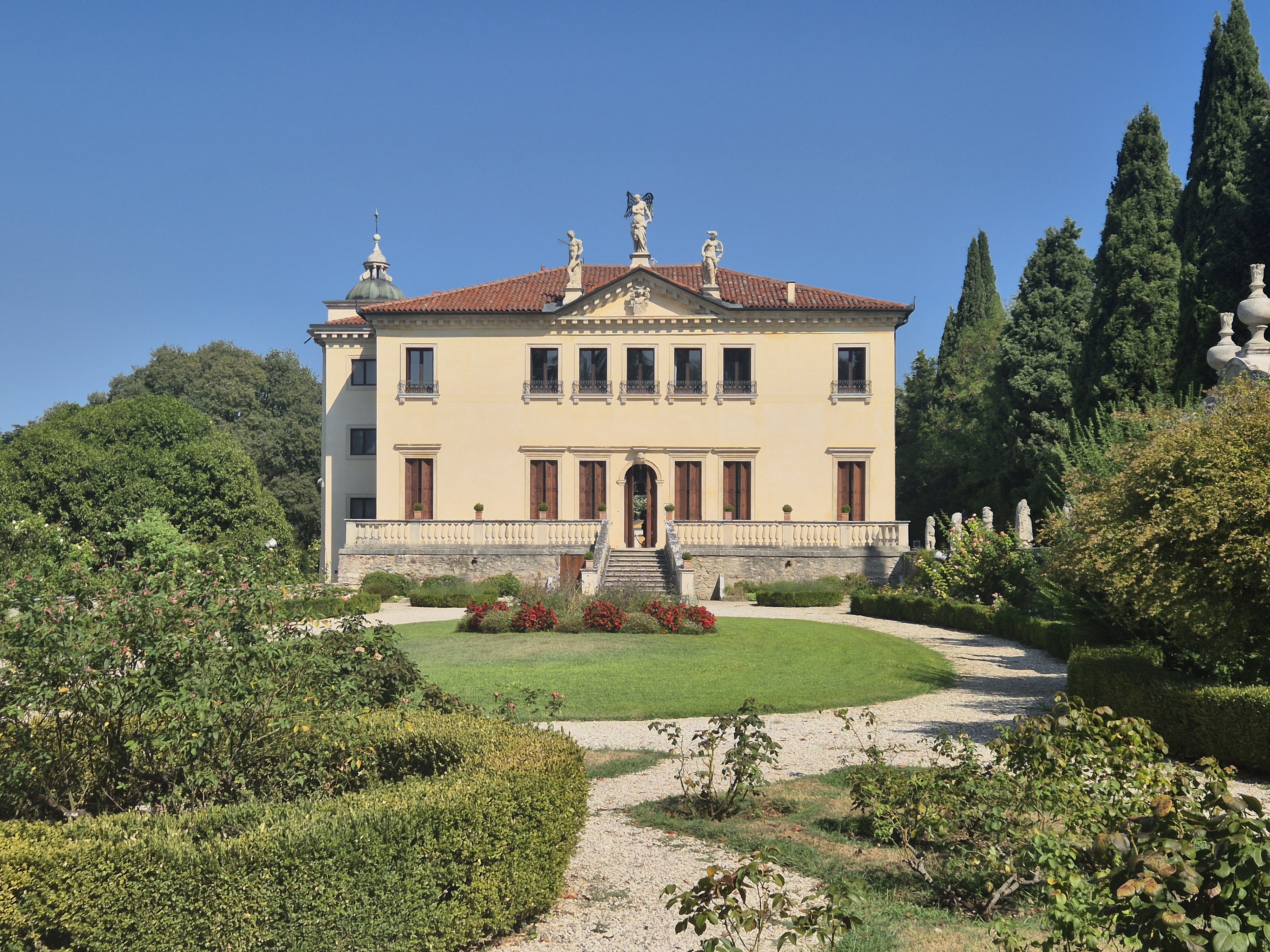 Location per matrimonio a Vicenza: facciata di Villa Valmarana ai Nani